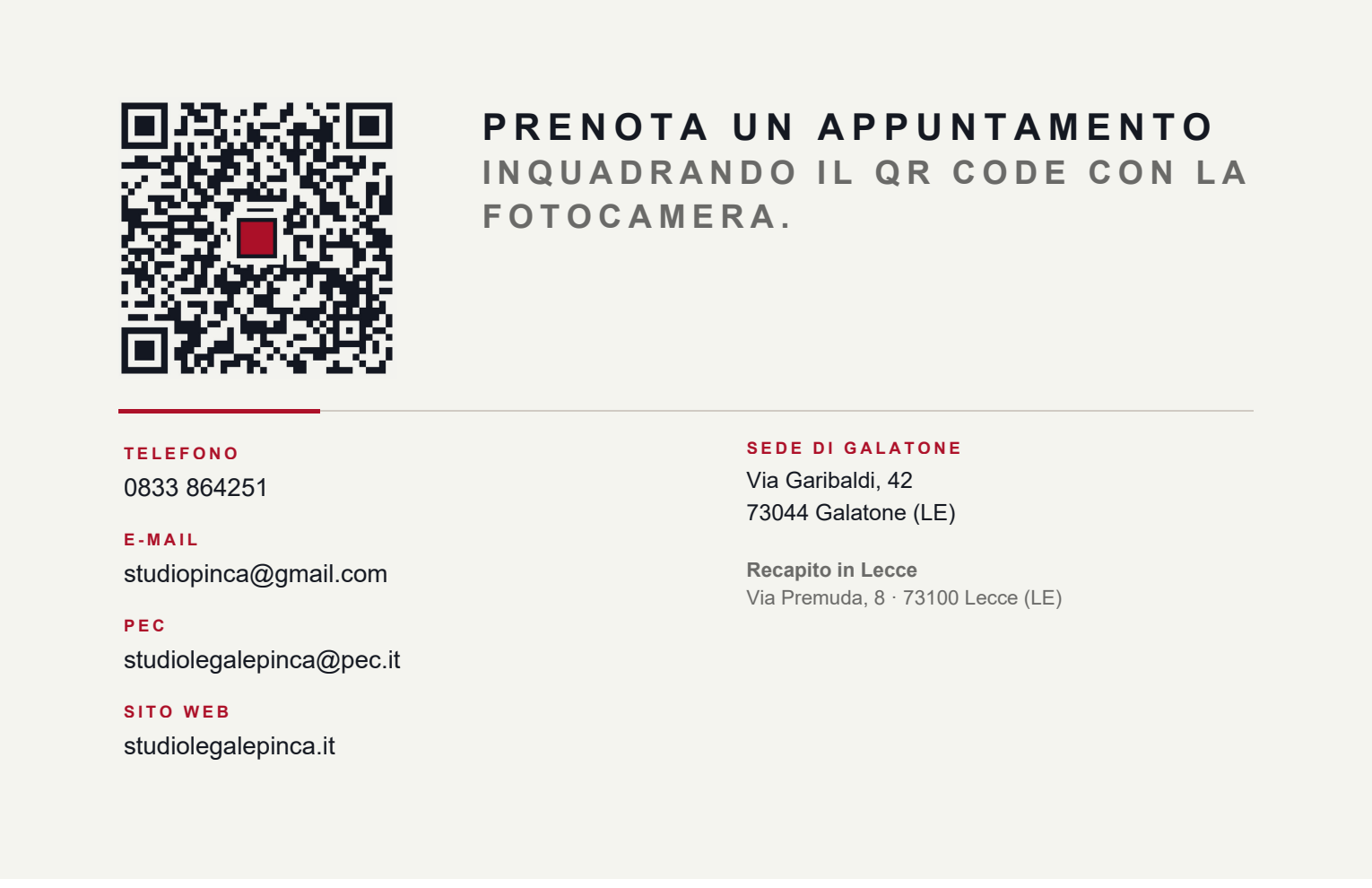Retro con QR code per prenotare, telefono, e-mail e indirizzi
